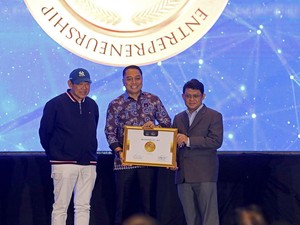 Wali Kota Surabaya Raih Penghargaan Prestisius dari MarkPlus Institute