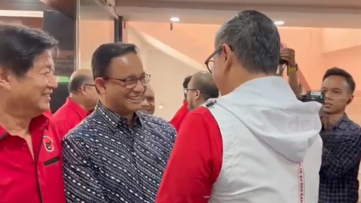 Anies Baswedan tiba di kantor DPD PDIP Jakarta, Sabtu (24/8). (Dok. 20Detik)