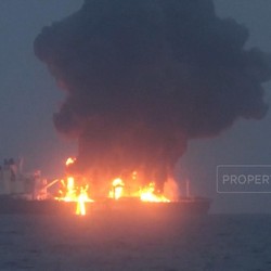 Detik-detik Kapal Tanker Yunani Terbakar Usai Diserang Houthi