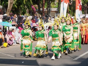 Meriahnya Megkarnaval, Karnaval Ajang Unjuk Budaya di Lamongan
