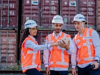 Menaker Beri Penghargaan SMK3 ke PT Pelindo Terminal Petikemas