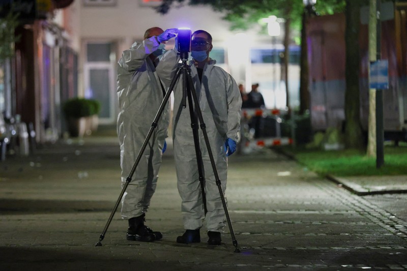 Suasana pasca terjadi insiden penusukan pada sebuah festival kota di Solingen, Jerman, Sabtu (24/8/2024). (REUTERS/Thilo Schmuelgen)