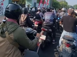 Viral Macet Parah gegara Mahasiswa Wajib Pakai e-Toll Masuk ke UINSA