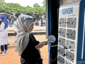 Baterai Habis Pas Lagi Nonton Konser WJF 2024? Ngecharge di Sini Aja!