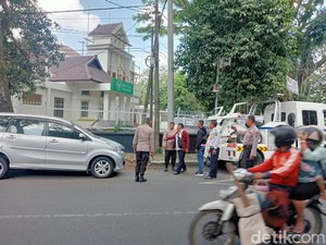 Parkir 4 Hari di Pinggir Jalan, Avanza Tak Bertuan Diderek Dishub Kota Malang