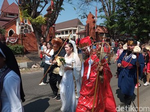 Kala Sun Go Kong Cs Meriahkan Parade Budaya di Cirebon