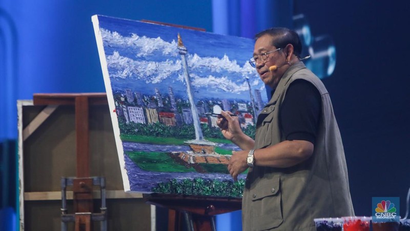 Presiden keenam Republik Indonesia (RI) Susilo Bambang Yudhoyono (SBY) saat menghadiri acara Pertamina Creativepreneur Summit 2024 di akarta Convention Center (JCC), Senayan, Jakarta, Minggu (25/8/2024). (CNBC Indonesia/Faisal Rahman)