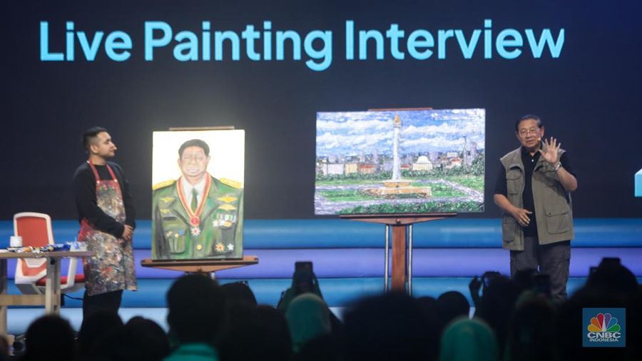 Presiden keenam Republik Indonesia (RI) Susilo Bambang Yudhoyono (SBY) saat menghadiri acara Pertamina Creativepreneur Summit 2024 di akarta Convention Center (JCC), Senayan, Jakarta, Minggu (25/8/2024). (CNBC Indonesia/Faisal Rahman)