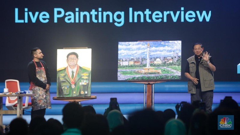 Presiden keenam Republik Indonesia (RI) Susilo Bambang Yudhoyono (SBY) saat menghadiri acara Pertamina Creativepreneur Summit 2024 di akarta Convention Center (JCC), Senayan, Jakarta, Minggu (25/8/2024). (CNBC Indonesia/Faisal Rahman)