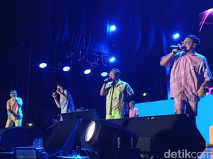 Berjoget Ria Bersama Project Pop di WJF 2024