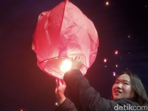 Ribuan Asa Tersemat di Kerlap-kerlip Lampion Langit Dieng