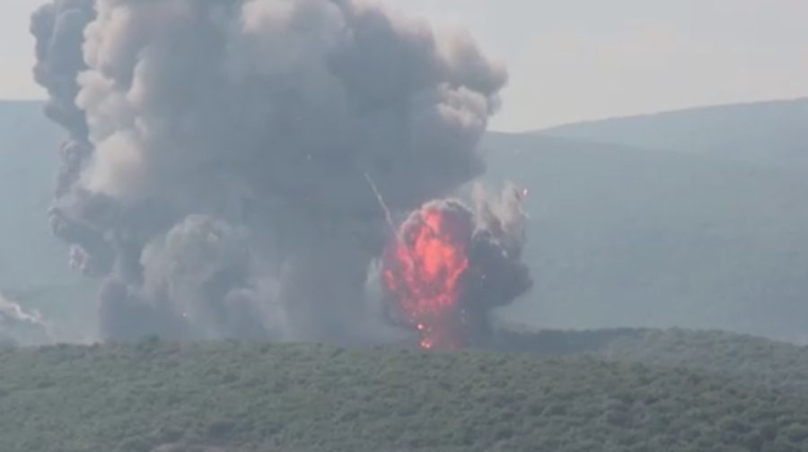 Saling serang rudal besar-besaran antara Israel dan Hizbullah. ()REUTERS)
