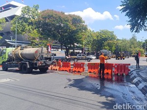 Barrier-Kawat Berduri Dipasang di Kompleks DPRD Jateng Jelang Aksi Demo