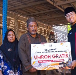 MS GLOW Beri Kejutan Umrah untuk Guru Ngaji di Bangkalan