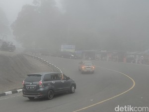 Ada Penertiban Kios Ilegal, Arus Lalin dari Cianjur ke Puncak Dialihkan