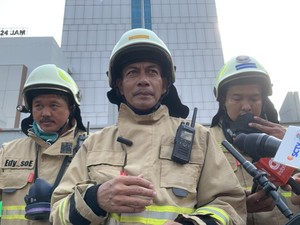 Damkar Sempat Terkendala Asap Saat Padamkan Api di RSPP