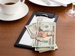 Kisruh Perkara Uang Tip, Dinyinyiri hingga Berakhir Dituntut