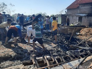 Dugaan Penyebab Kebakaran 4 Rumah-Musala di Jaken Pati