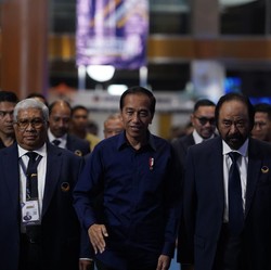 Di Depan Jokowi, Surya Paloh Singgung Siasat Penambahan Undang-Undang