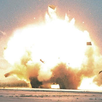 Begini Gaya Kim Jong Un Uji Coba Drone Bunuh Diri Terbaru