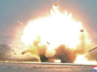 Begini Gaya Kim Jong Un Uji Coba Drone Bunuh Diri Terbaru