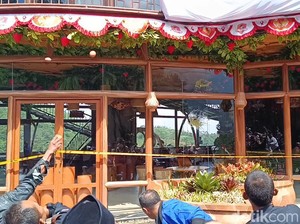 Warga Lempar Telur ke Restoran yang Tak Ditertibkan di Puncak Bogor