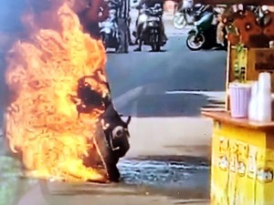 Viral Sepeda Motor Tiba-tiba Terbakar Saat Melaju di Jalanan Sukabumi