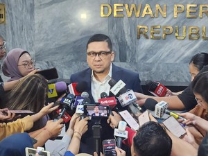 Ketua Komisi II DPR Dorong Pilkada Segera Diulang Jika Kotak Kosong Menang