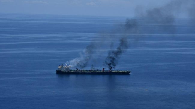 Arab Membara Lagi! Kapal Kargo Diserang di Laut Merah, Ulah Houthi?