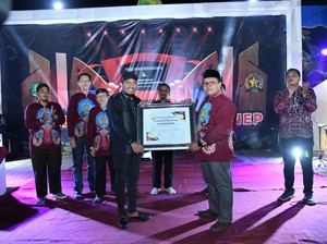 Bupati Fauzi Diberi Gelar Bapak Tokoh Moderasi Beragama dari FKUB Sumenep