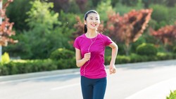 Jalan Kaki Pagi vs Malam, Mana yang Lebih Sehat untuk Jantung? Ini Kata Dokter