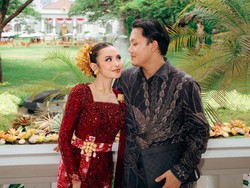 Ustaz Derry Sulaiman Sebut Pernikahan Rizky Febian-Mahalini Sah Secara Agama Ustaz Derry Sulaiman Sebut Pernikahan Rizky Febian-Mahalini Sah Secara Agama