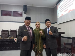 Eks Wabup Beserta Anak dan Menantu Dilantik Jadi Anggota DPRD Blitar