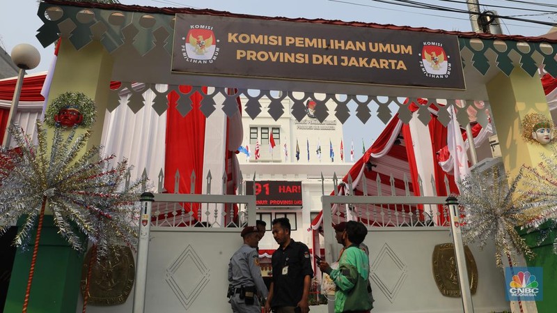 Suasana Kantor Komisi Pemilihan Umum (KPU) Provinsi DKI Jakarta di Jalan Salemba Raya Nomor 15 Paseban, Senen, Jakarta (27/8/2024). (CNBC Indonesia/Muhammad Sabki)