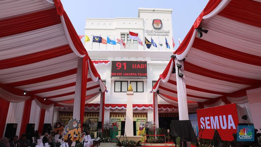 Suasana Kantor Komisi Pemilihan Umum (KPU) Provinsi DKI Jakarta di Jalan Salemba Raya Nomor 15 Paseban, Senen, Jakarta (27/8/2024). (CNBC Indonesia/Muhammad Sabki)
