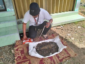 Kagetnya Suryana Temukan Mortir di Kolam Ikan Tasikmalaya