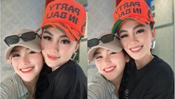Gaya Ayu Ting Ting Pamer Foto Bareng Agnez Mo, Pelukan Bak Bestie