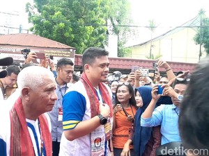 Tiba di KPU Sumut, Bobby-Surya Disambut Tarian