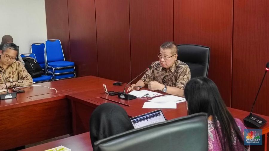 Deputi Bidang Politik, Hukum, Pertahanan dan Keamanan Kementerian PPN/Bappenas Bogat Widyatmoko dalam Media Briefing di Jakarta, Rabu (28/8/2024). (CNBC Indonesia/Rosseno Aji Nugroho)