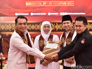 KPU Jatim Nyatakan Berkas Pendaftaran Khofifah-Emil Lengkap