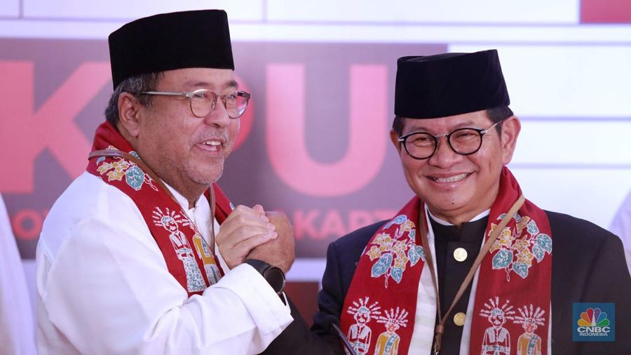 Pramono Anung dan Rano Karno naik opelet saat mendaftar ke Komisi Pemilihan Umum Daerah (KPUD) Jakarta untuk ikut kontestasi Pilkada Jakarta 2024. (Dok. PDIP)