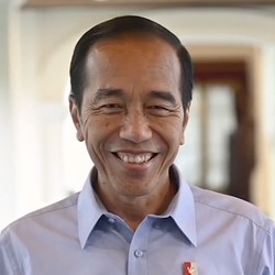 Jokowi Buka Suara Soal Kelas Menengah RI Jatuh Miskin, Salahkan Ini!