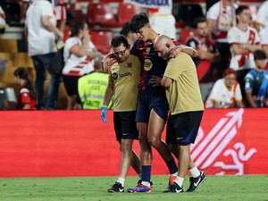 Pemain Muda Barcelona Cedera ACL, Hansi Flick: Menyedihkan!