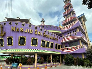 Cantik! Masjid Warna Ungu Berbentuk Perahu yang Eksis di Sukabumi