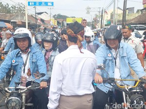 Dandanan Necis dan Unik Para Pendaftar Pilkada di Bandung Raya