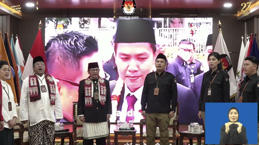 Pasangan Pramono Anung-Rano Karno di kantor KPU Provinsi DKI Jakrata, Jalan Salemba Raya, Jakarta, Rabu (28/8/2024). (Tangkapan layar youtube KPU DKI Jakarta)