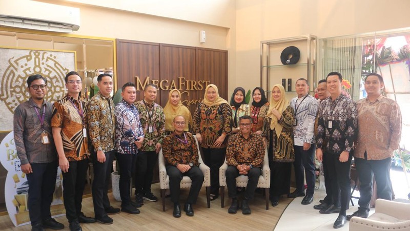 Peresmian MegaFirst Syariah dilakukan di Kantor Cabang Utama Bank Mega Syariah dan Kantor Cabang Arteri Pondok Pinang, Jakarta, (26/8/2024). (Dok. Bank Mega Syariah)