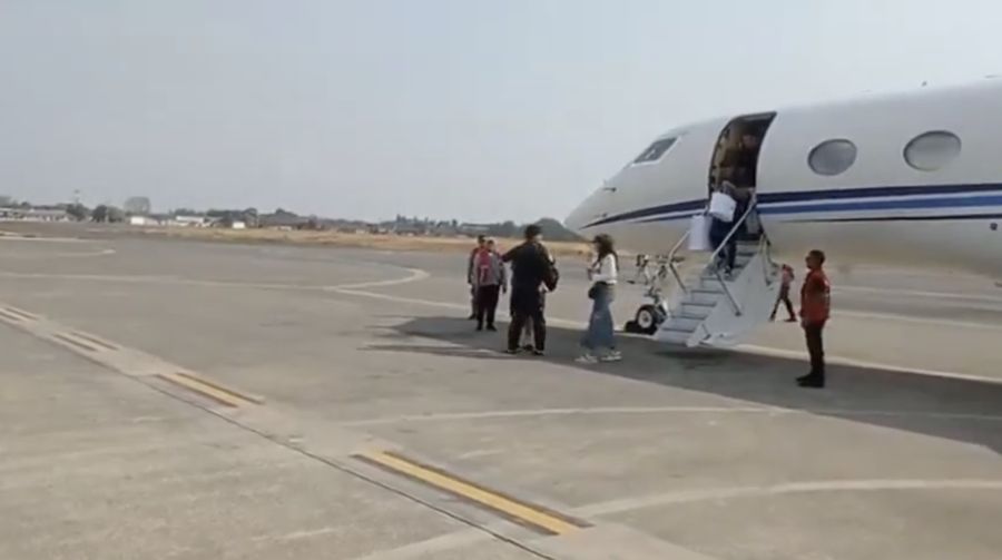 Pesawat Jet Pribadi Kaesang & Erina. (Tangkapan Layar Video X @aqfiazfan via վ TV)