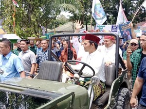 Diusung PDIP-PKB, Abdul Wahid-Hariyanto Daftar Pilgub Riau Disopiri UAS