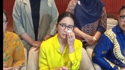 Penyesalan Bunga Zainal Akui Bohongi Suami Demi Ikut Investasi Bodong